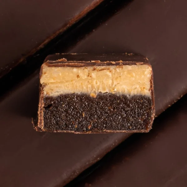 Шоу-бокс шоколадних батончиків "Hazelnut + Salt" фото